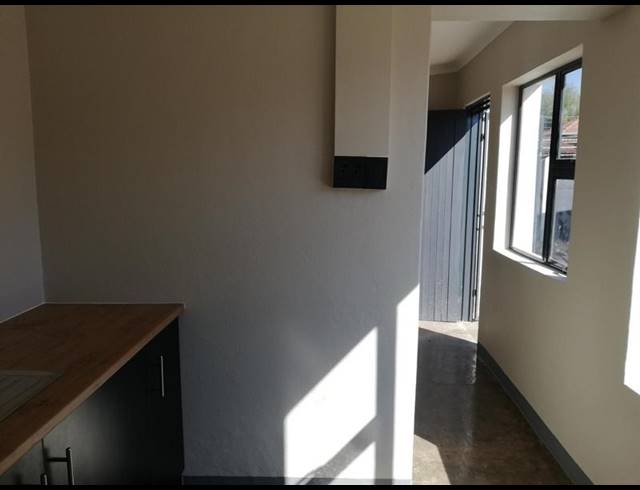 BUSINESS PROPERTY TO RENT IN NORTHMEAD